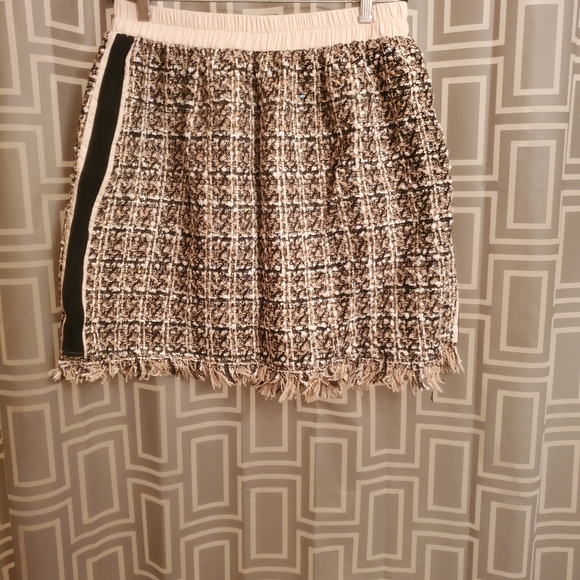 Cute mini skirt - Picture 3 of 3